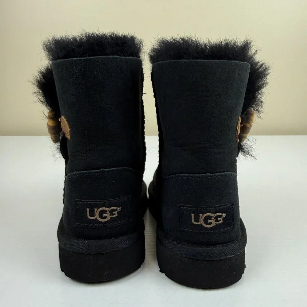 Like New UGG Keely Bailey Toggle Button Black Shearling Boots S/N 1013265T